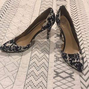 Vince Camuto pumps